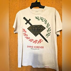 Diamond white t-shirt size Medium